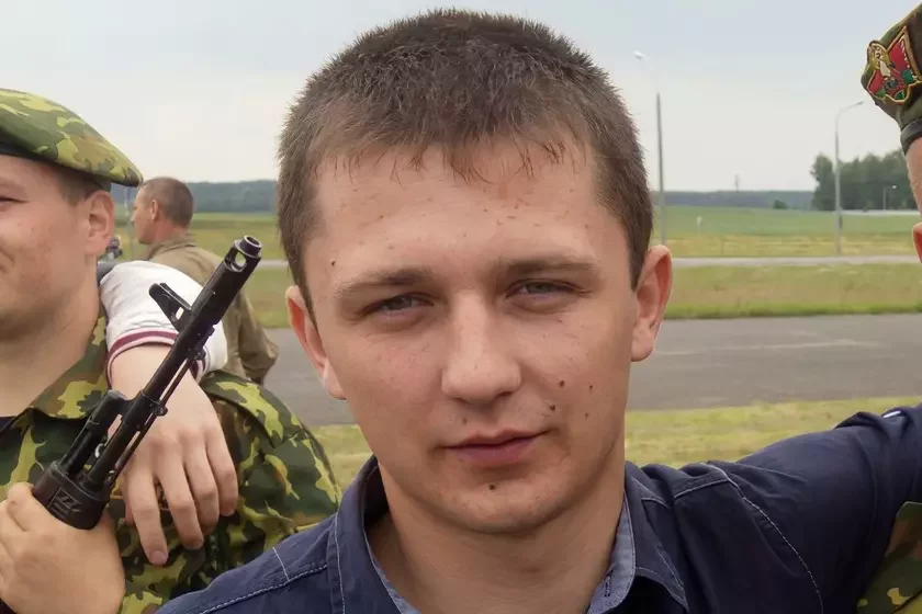 Nekdanjega beloruskega miličnika obsodili zaradi namere, da bi se pridružil Polku Kalinovskega